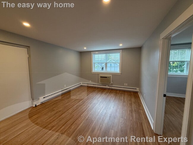 Building Photo - 132 Sherman St