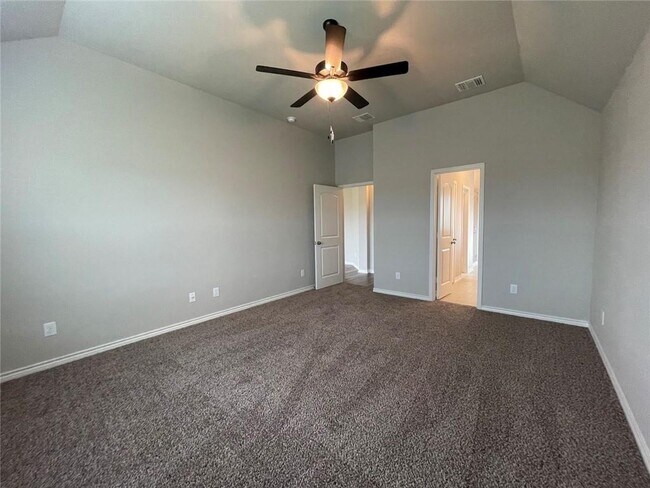 Building Photo - 806 Hollyhock Dr