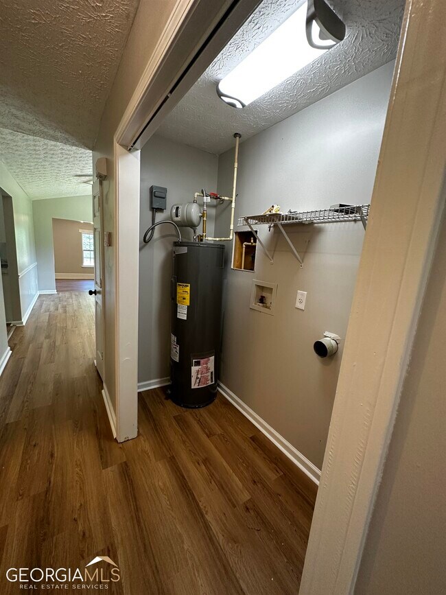 Building Photo - 641 Honey Creek Rd