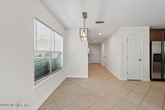 Building Photo - 411 Walnut Dr