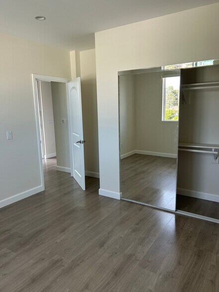 Building Photo - 12147 Magnolia Blvd