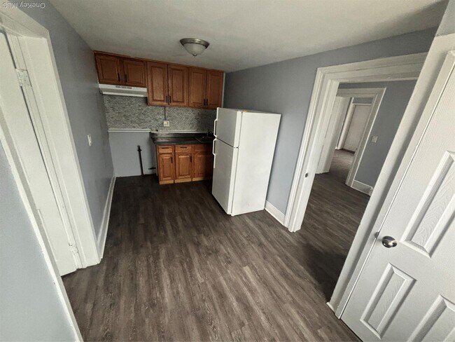 Building Photo - 191 Liberty St