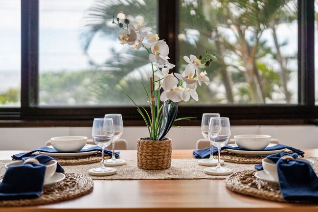 Building Photo - Live your best life in this well-appointed condo in Makaua Village