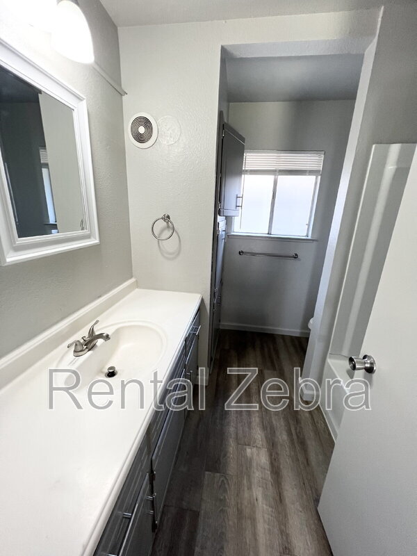 Building Photo - 1728 I St