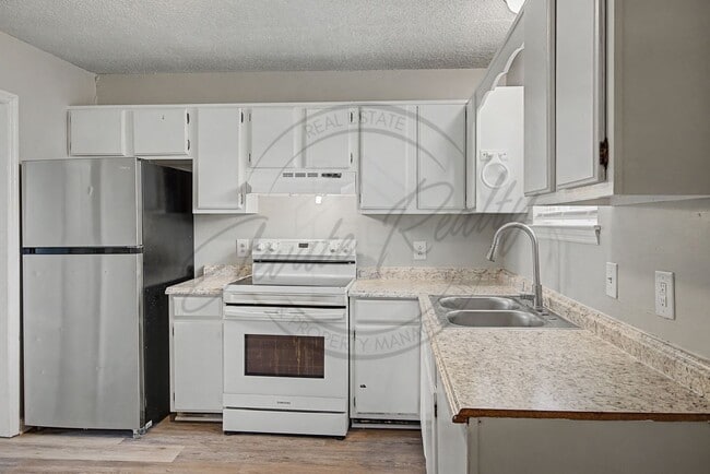 Building Photo - Updated Two Bedroom Ranch w/ Special!