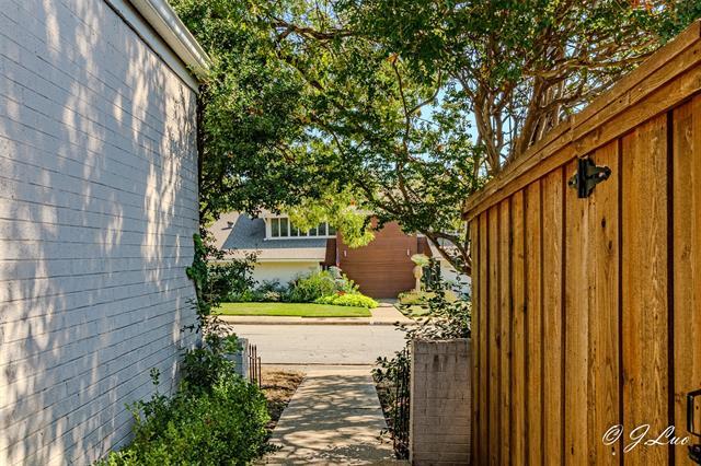 Building Photo - 7040 Briarmeadow Dr