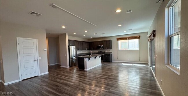 Building Photo - 6387 Ashland Crst St