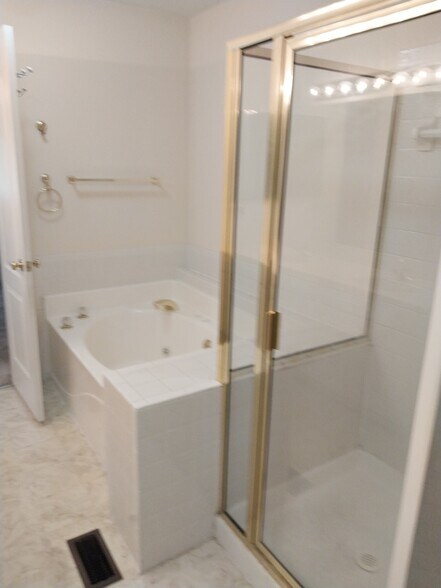 Building Photo - 3912 Vineyard Green Dr
