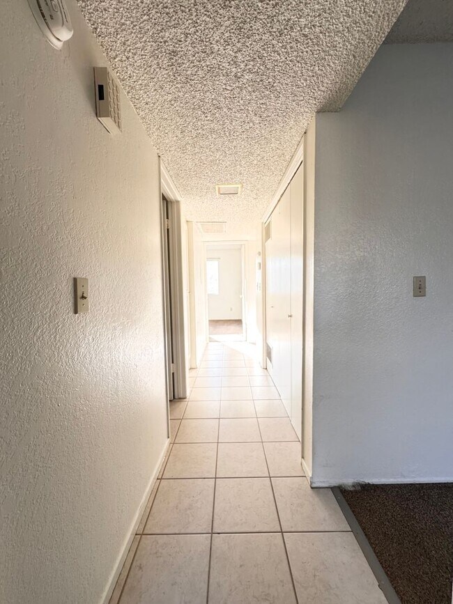 Building Photo - 7900 N Laurelglen Blvd