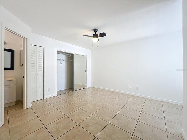 Building Photo - 645 Stafford Terrace