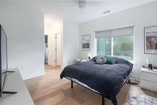 Building Photo - 5820 Sutherlin Rd