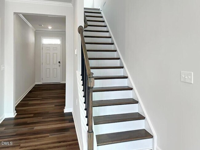 Building Photo - 5028 Arkose Dr
