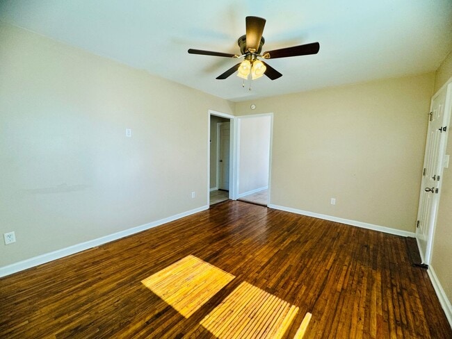 Building Photo - Available to Show