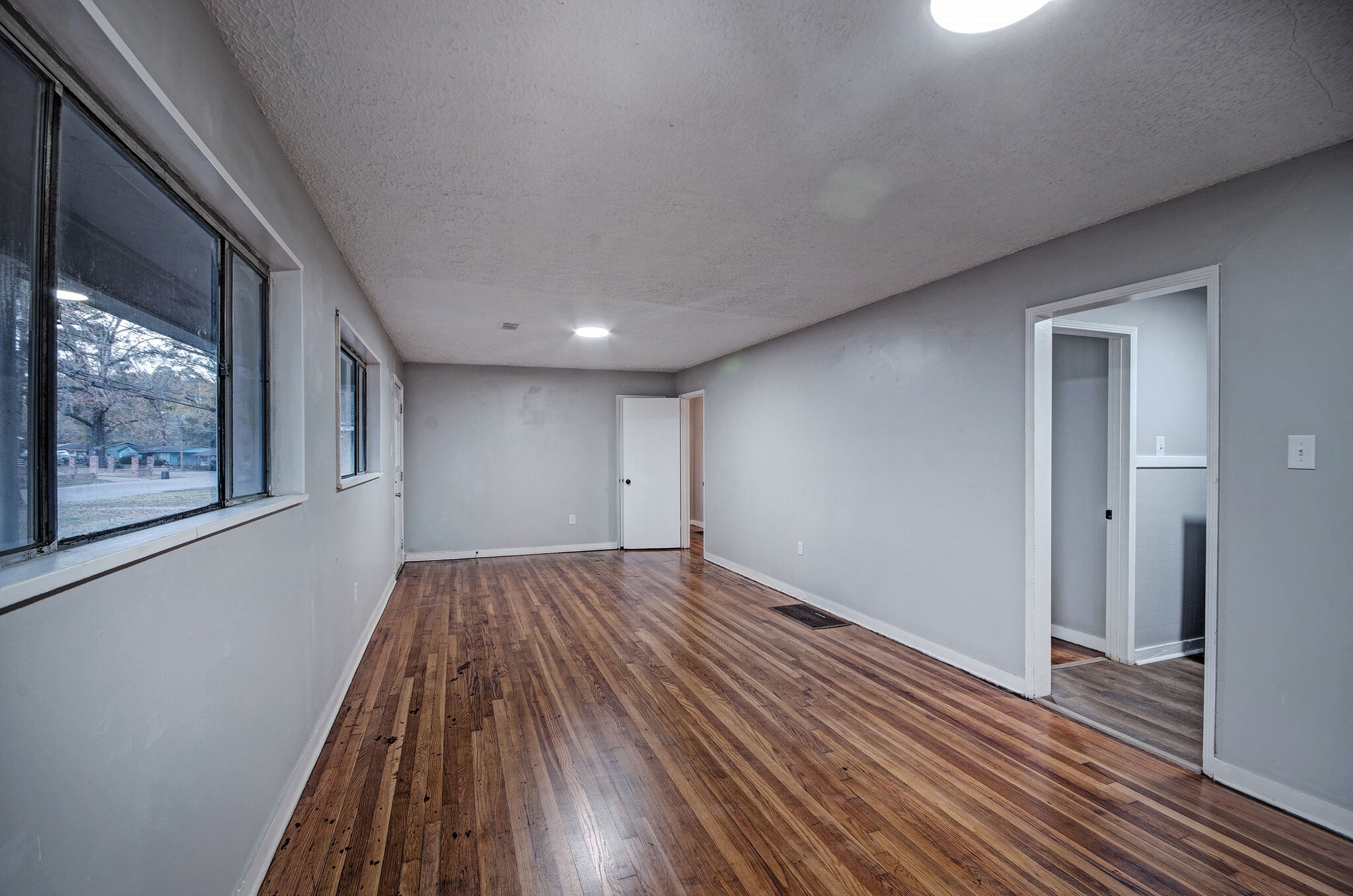 Building Photo - 4240 Azalea Dr