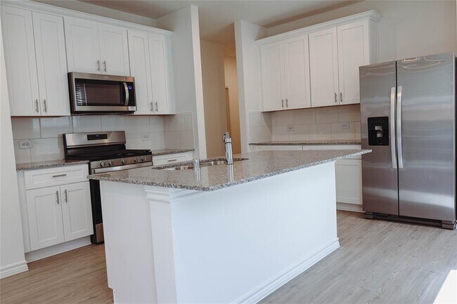 Building Photo - 15161 Canyon Rapids Rd