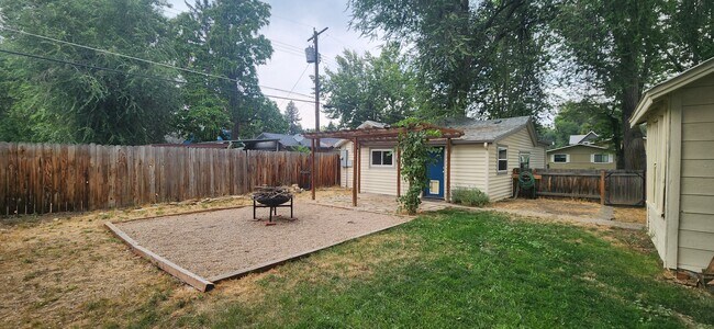Building Photo - 2709 W Irene St