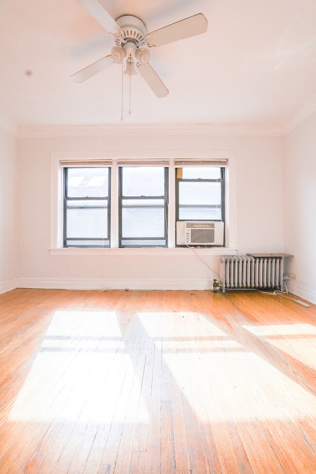 Building Photo - 2948 N Seeley Ave