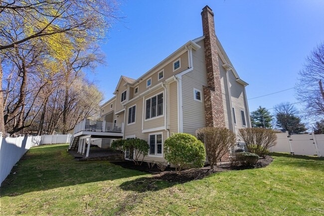 Building Photo - 11 Bobolink Rd