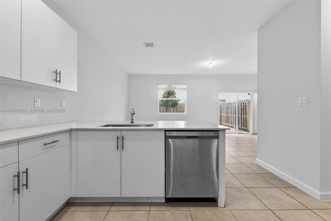 Building Photo - 2619 SE 11th St