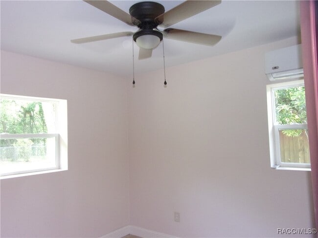 Building Photo - 215 N Wheeler Ave