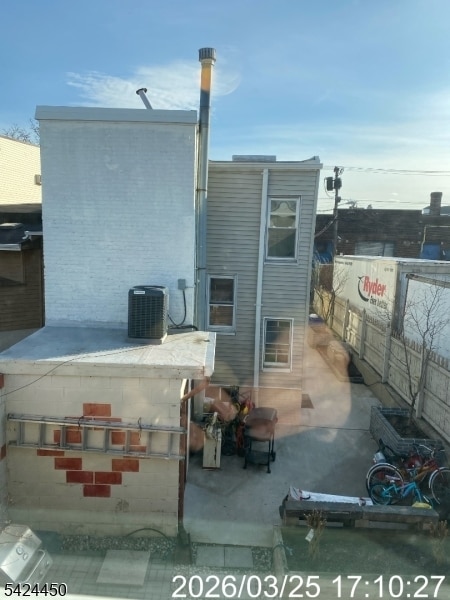 Building Photo - 38 Delancy St