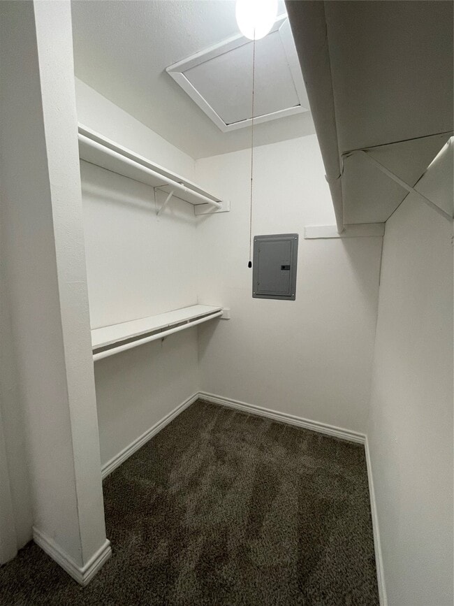 Building Photo - 16414 Stuebner Airline Rd