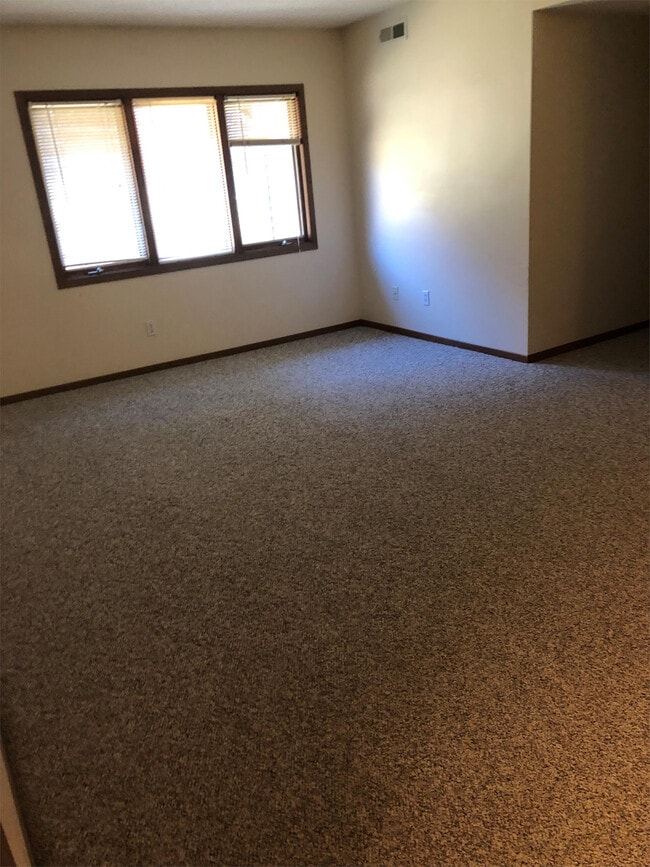 Building Photo - 1925 Pulpit Rock Ln