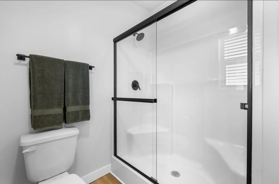 Building Photo - 3132 W Laux Dr