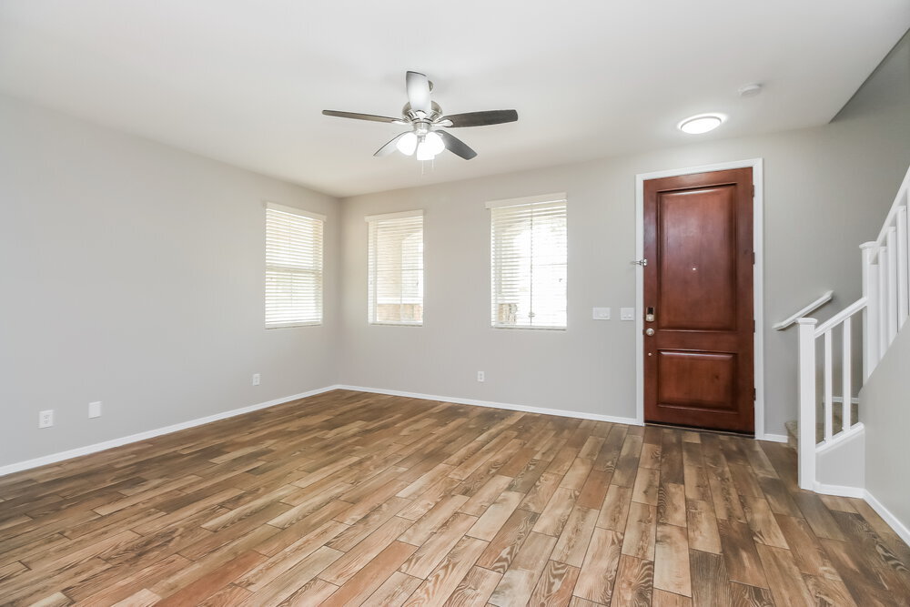 Building Photo - 10117 E Isabella Ave