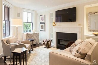 Building Photo - 275 Marlborough St