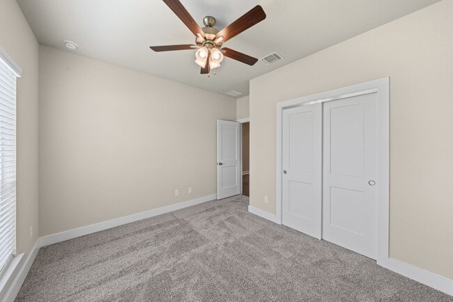 Building Photo - 8110 Bridgepointe Dr