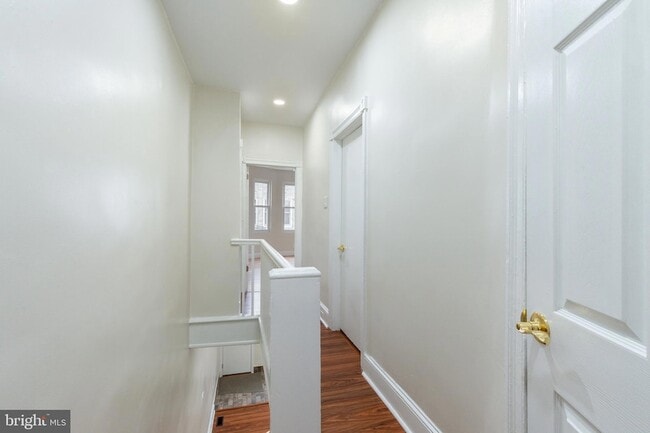 Building Photo - 2102 S Opal St