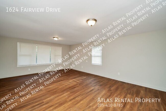 Building Photo - 1624 Fairview Dr