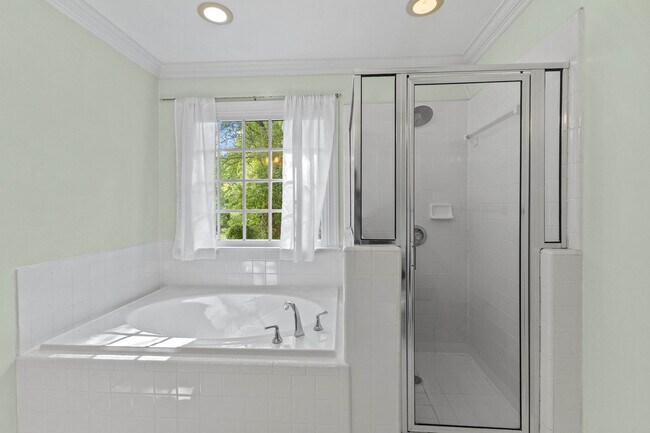 Building Photo - 103 La Quinta Ct