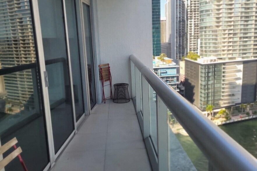 Building Photo - 481 Brickell Ave