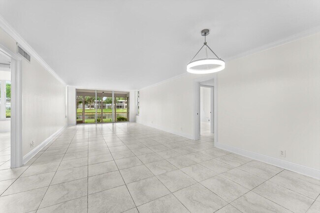 Building Photo - 4240 Oaks Terrace