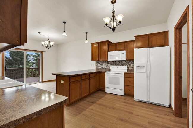 Building Photo - 407 Century Oak Dr