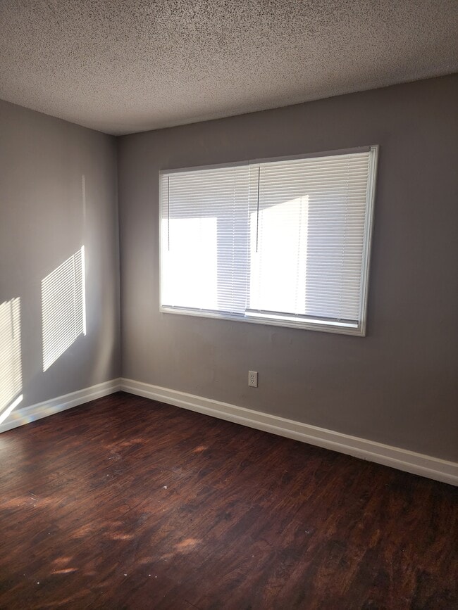 Building Photo - 8619 Republic Ave