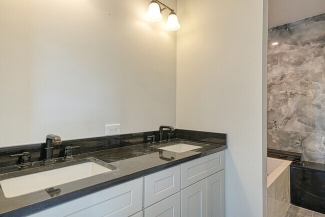 Building Photo - 369 Grant St