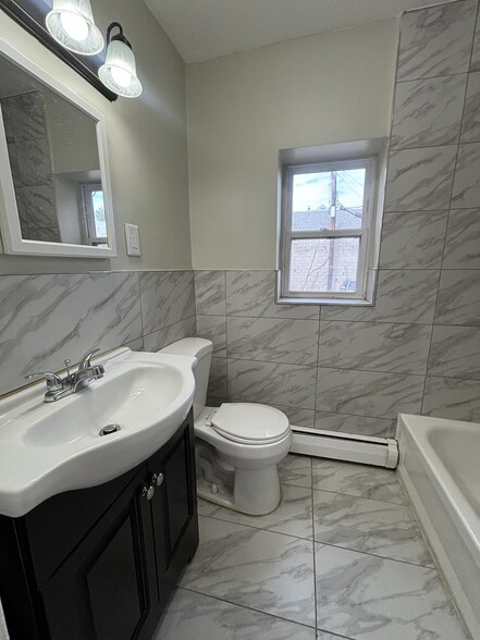 11A - 111 Lincoln Ave