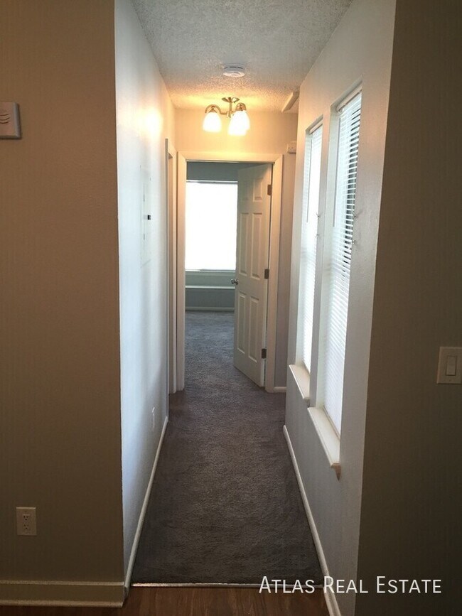 Building Photo - 862 S Uravan Ct