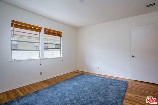 Building Photo - 3616 Kalsman Dr