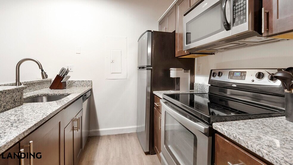 Building Photo - 121 S Fremont Ave