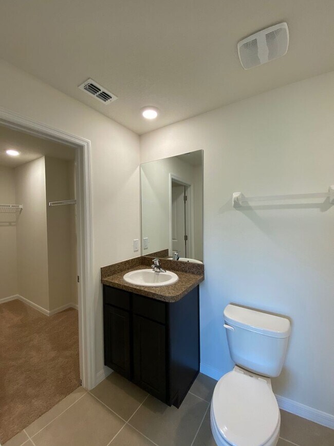Building Photo - - Desirable Lake Diamond Subdivision 4/2/2...