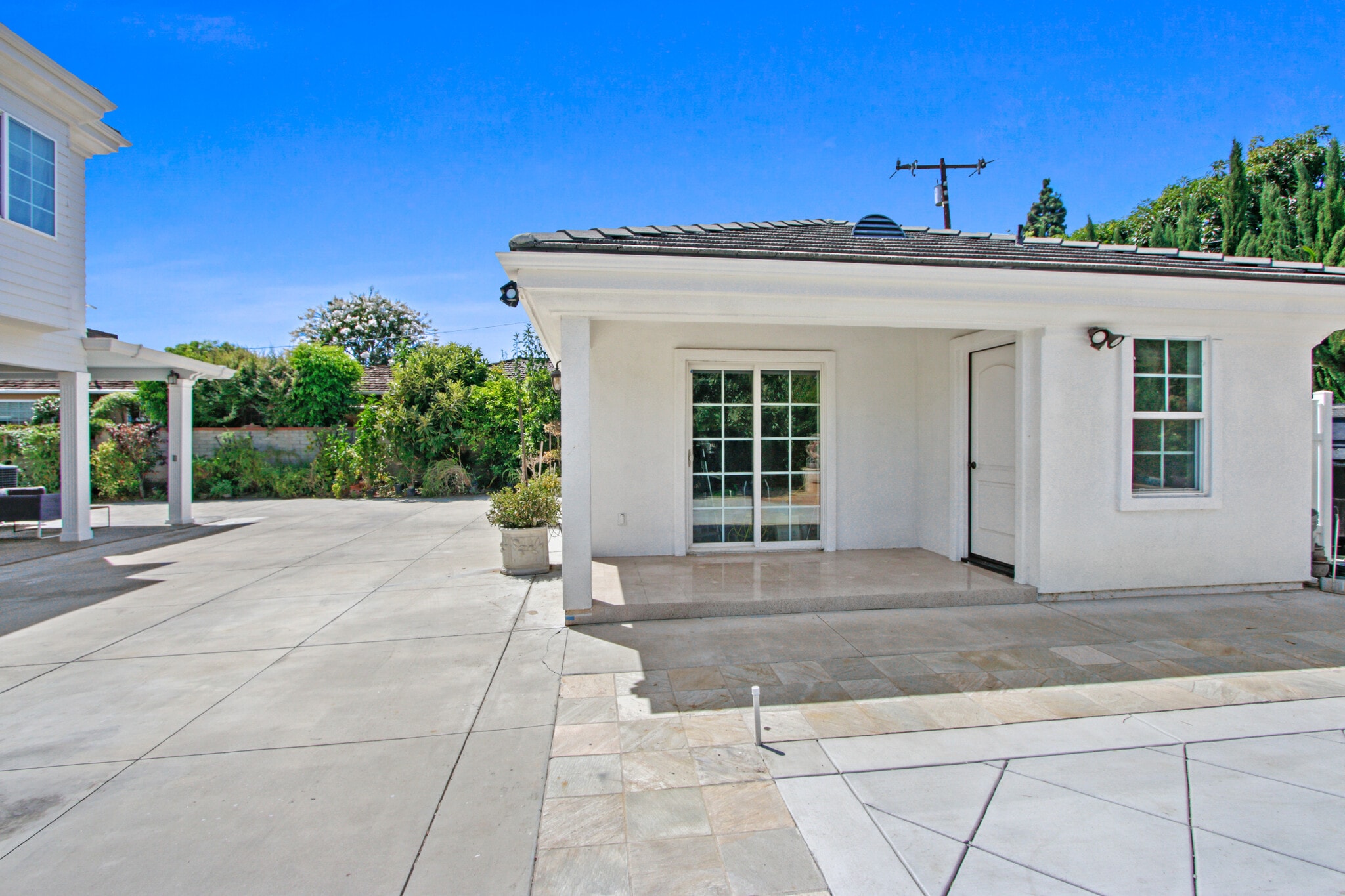 Building Photo - 1117 Encanto Dr