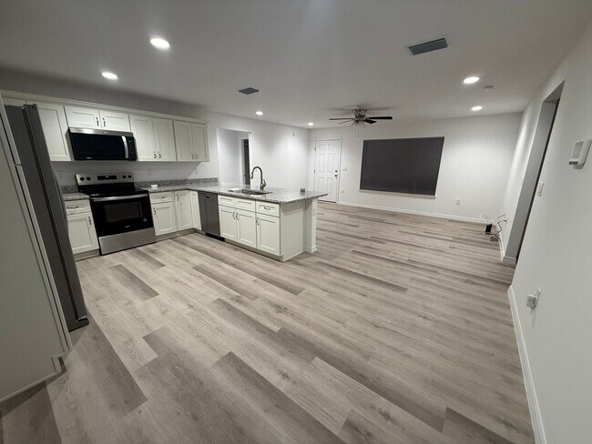 Building Photo - 20661 SW Marine Blvd