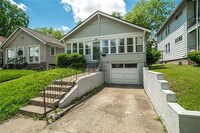 Building Photo - Spacious 3 Bed, 2 Bath Home with 1-Car Garage Near Downtown Kansas City