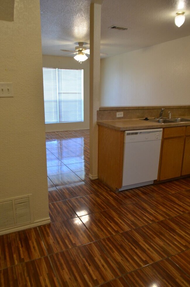 Building Photo - 4307 Mattie Dr