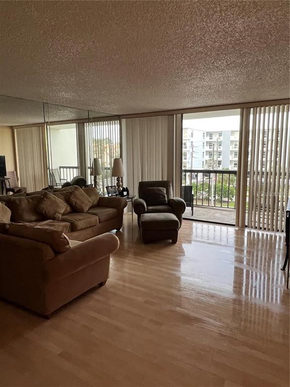 Building Photo - 400 Island Way