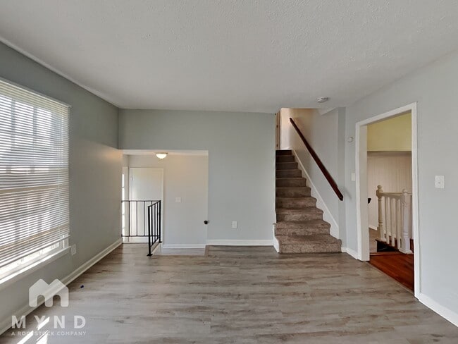 Building Photo - 4815 S Singing Woods Pl